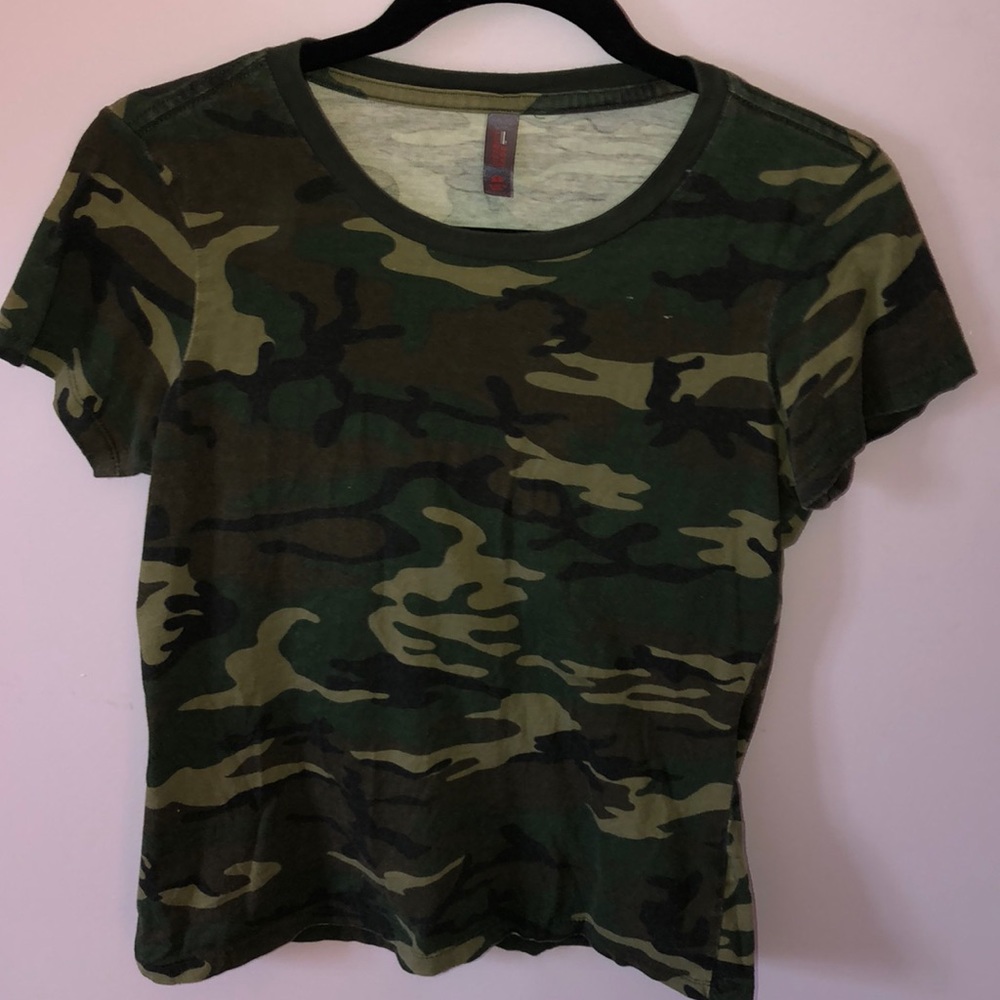 Basic camo t-shirt